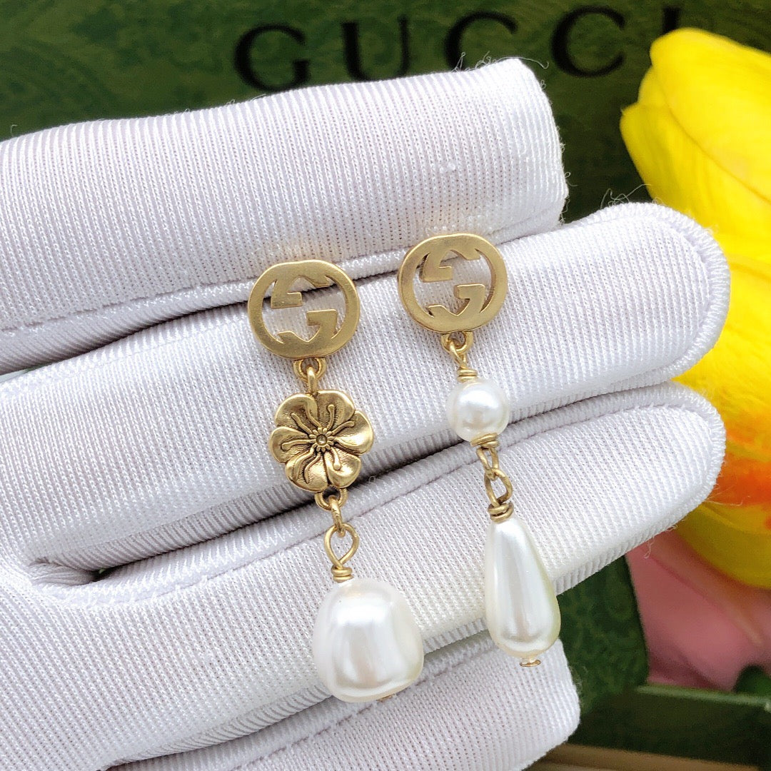 Gucci Floral Pearl Earrings - image 3