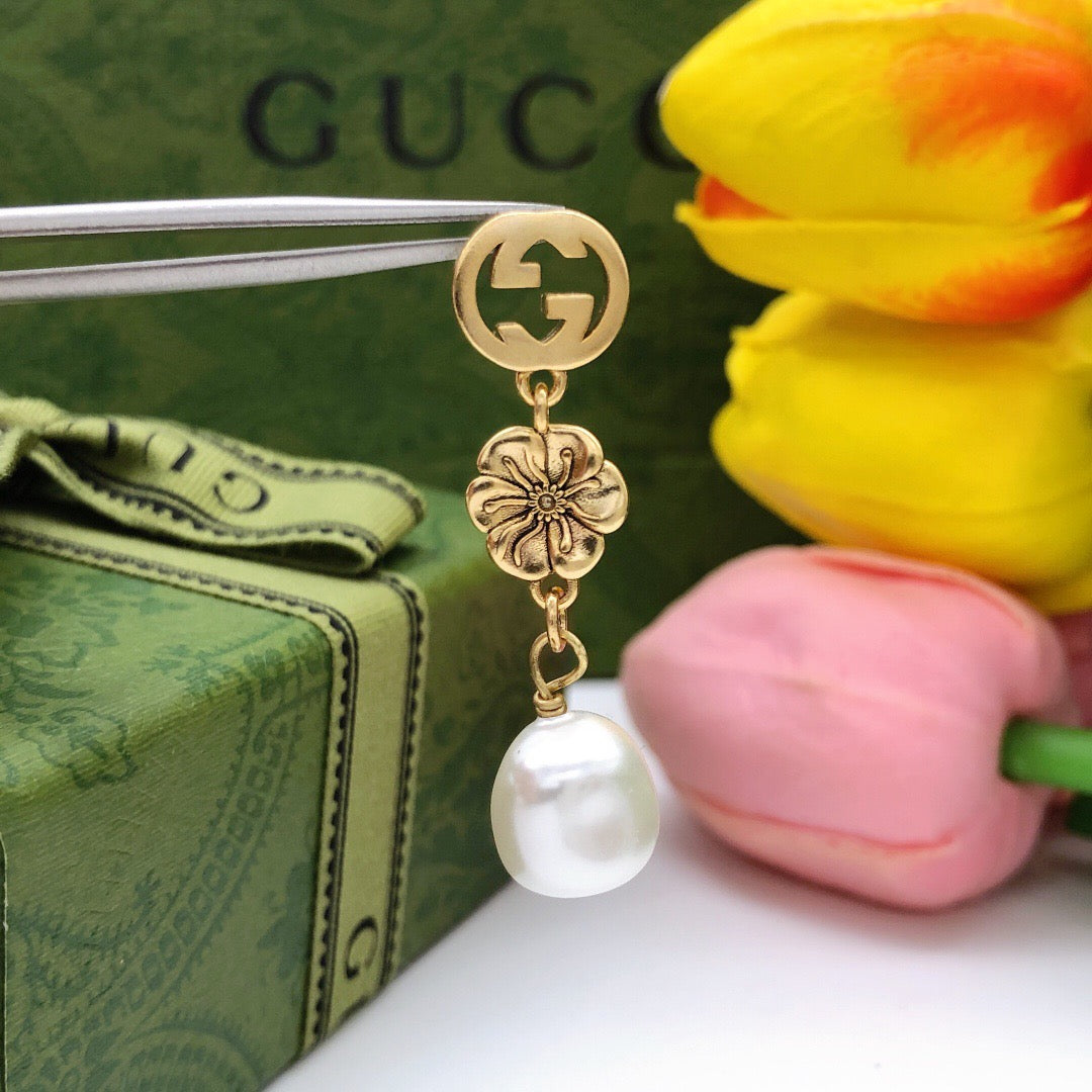 Gucci Floral Pearl Earrings - image 4