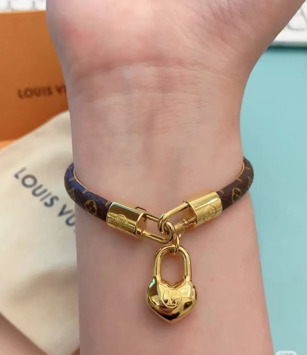 Louis Vuitton Leather Gold-Tone Fashion Accessory – Style 14 - image 2