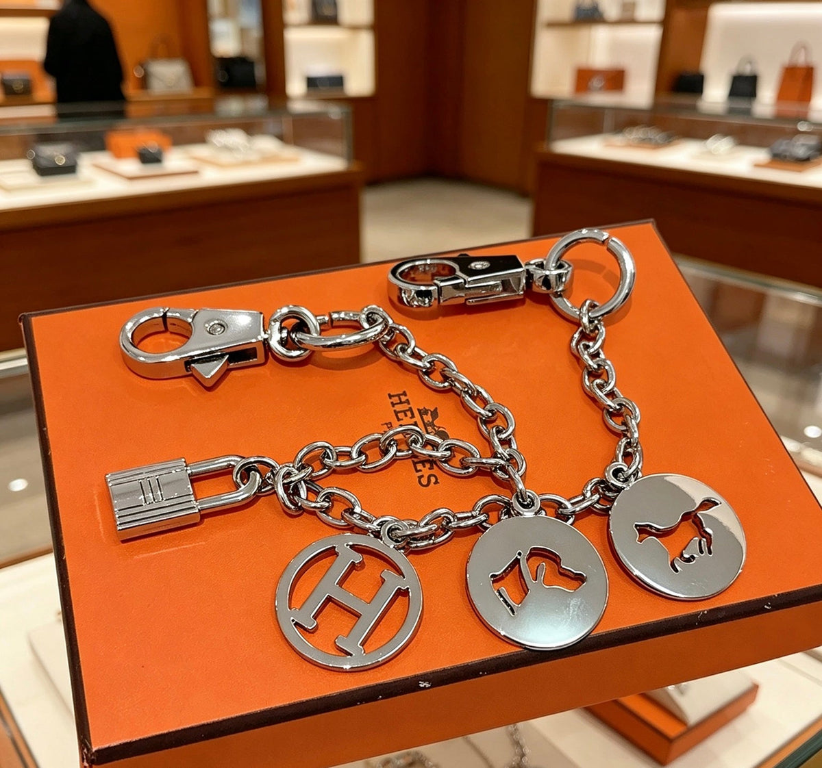 Hermès Unisex Keychain – Style 14 - image 4