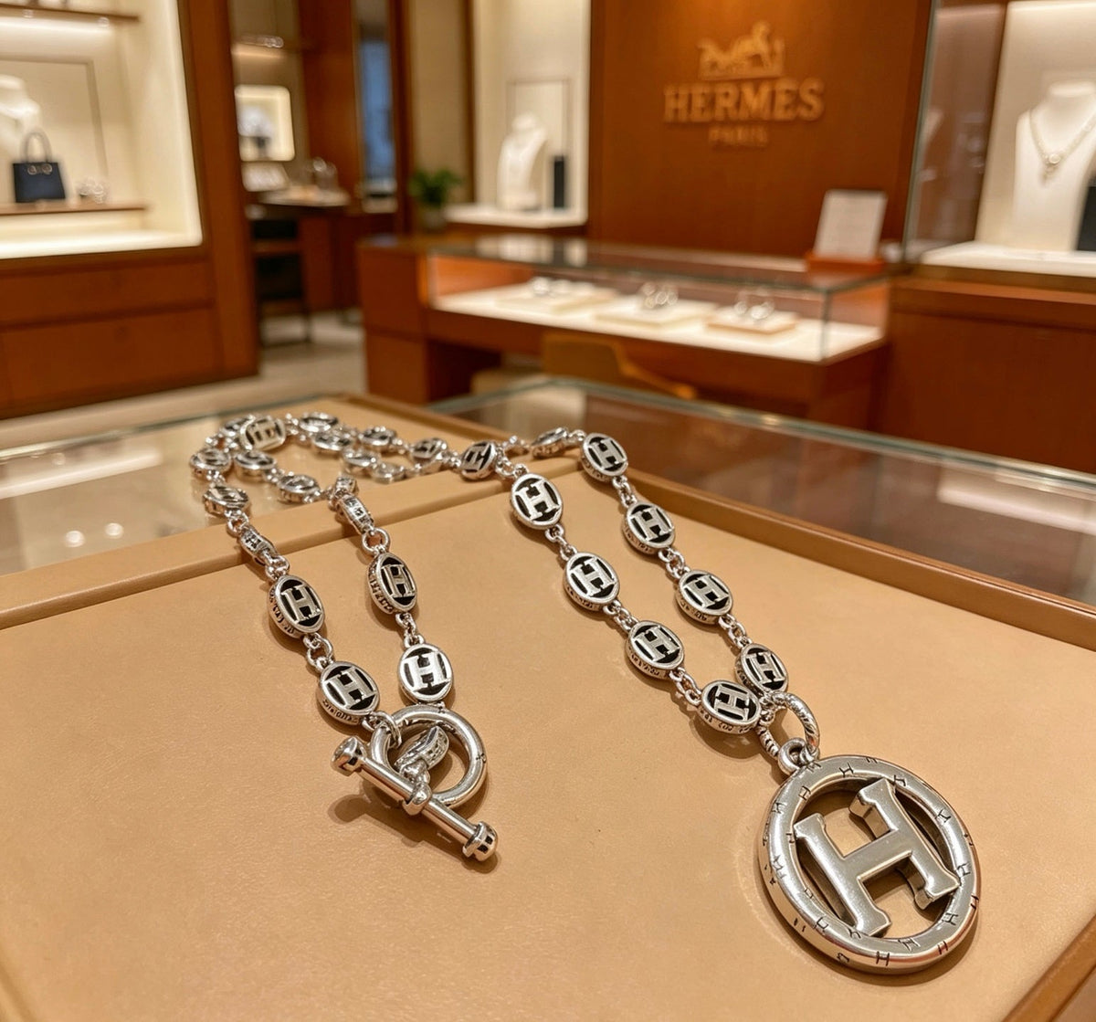 Hermès H Disc Disc Necklace – Style 02 - image 7