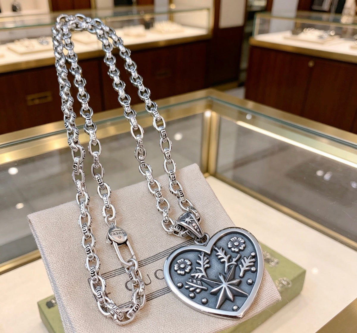 Gucci Anger Forest Chain Distressed Vintage Silver-Tone Necklace – Style 04 - image 8