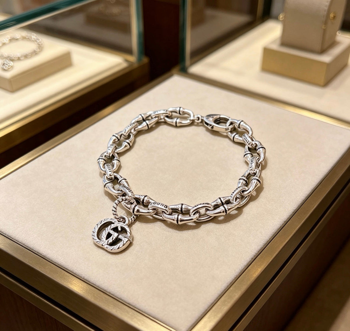 Gucci Unisex Bracelet – Style 03 - image 2