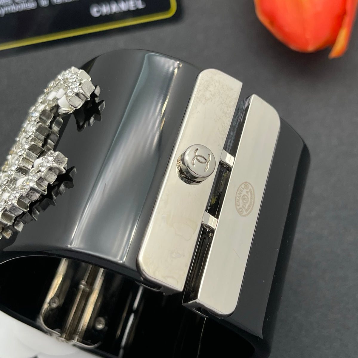 Chanel style acrylic resin bracelets - product photo 7