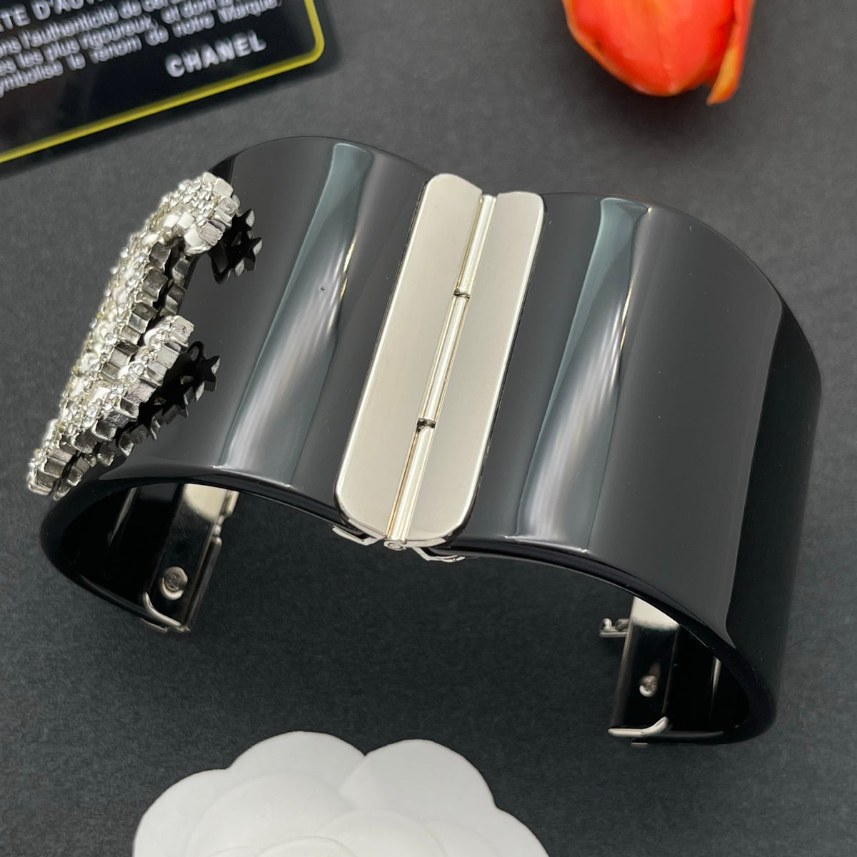 Chanel style acrylic resin bracelets - product photo 5