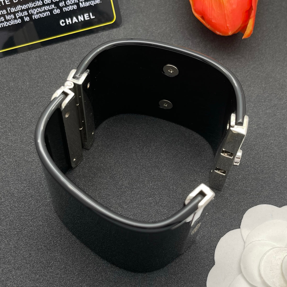 Chanel style acrylic resin bracelets - product photo 6