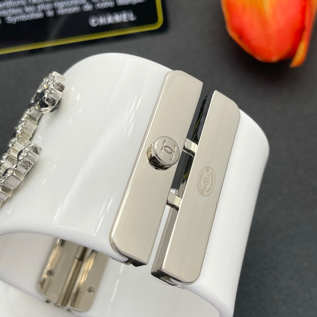 Chanel style acrylic resin bracelets - product photo 7