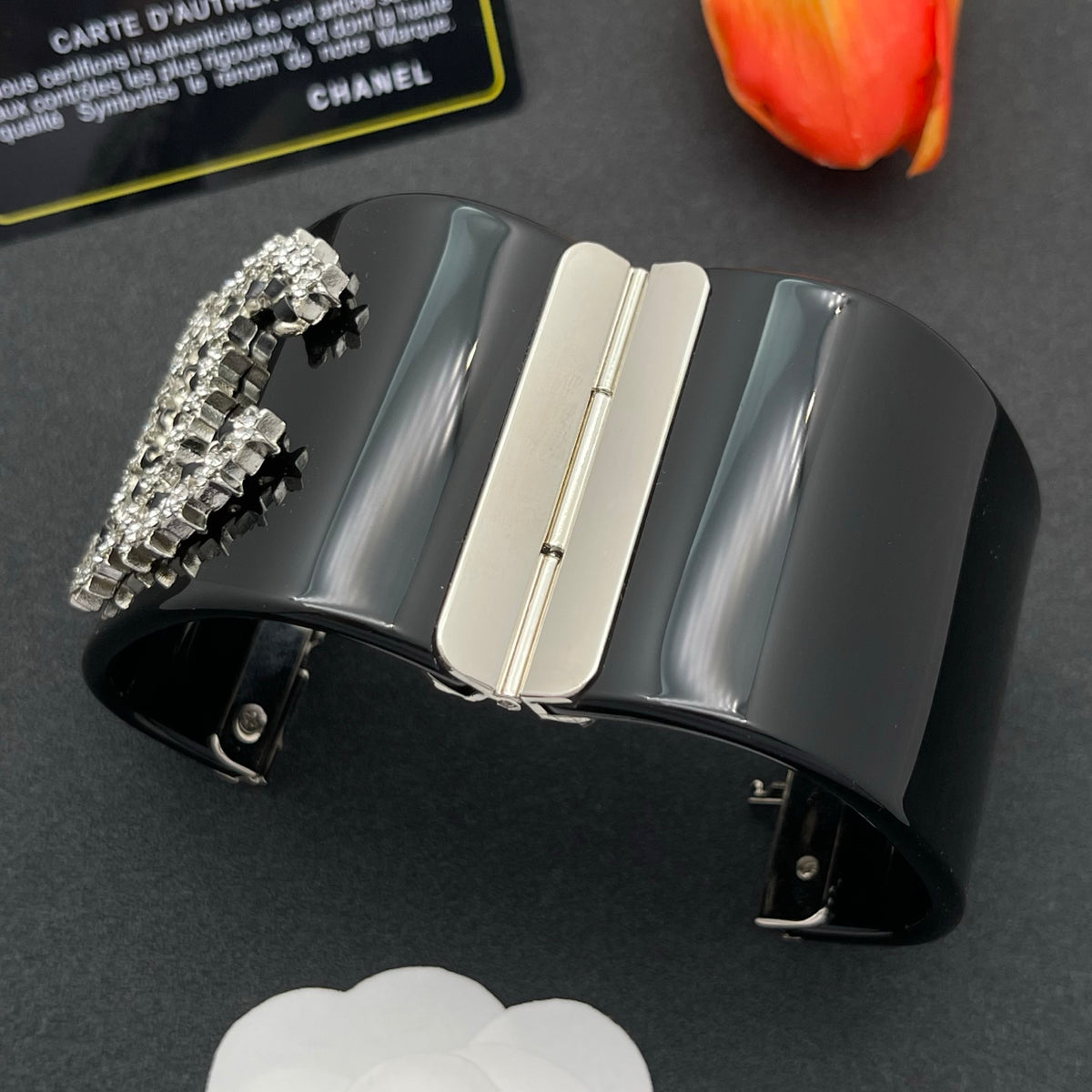Chanel style acrylic resin bracelets - product photo 5