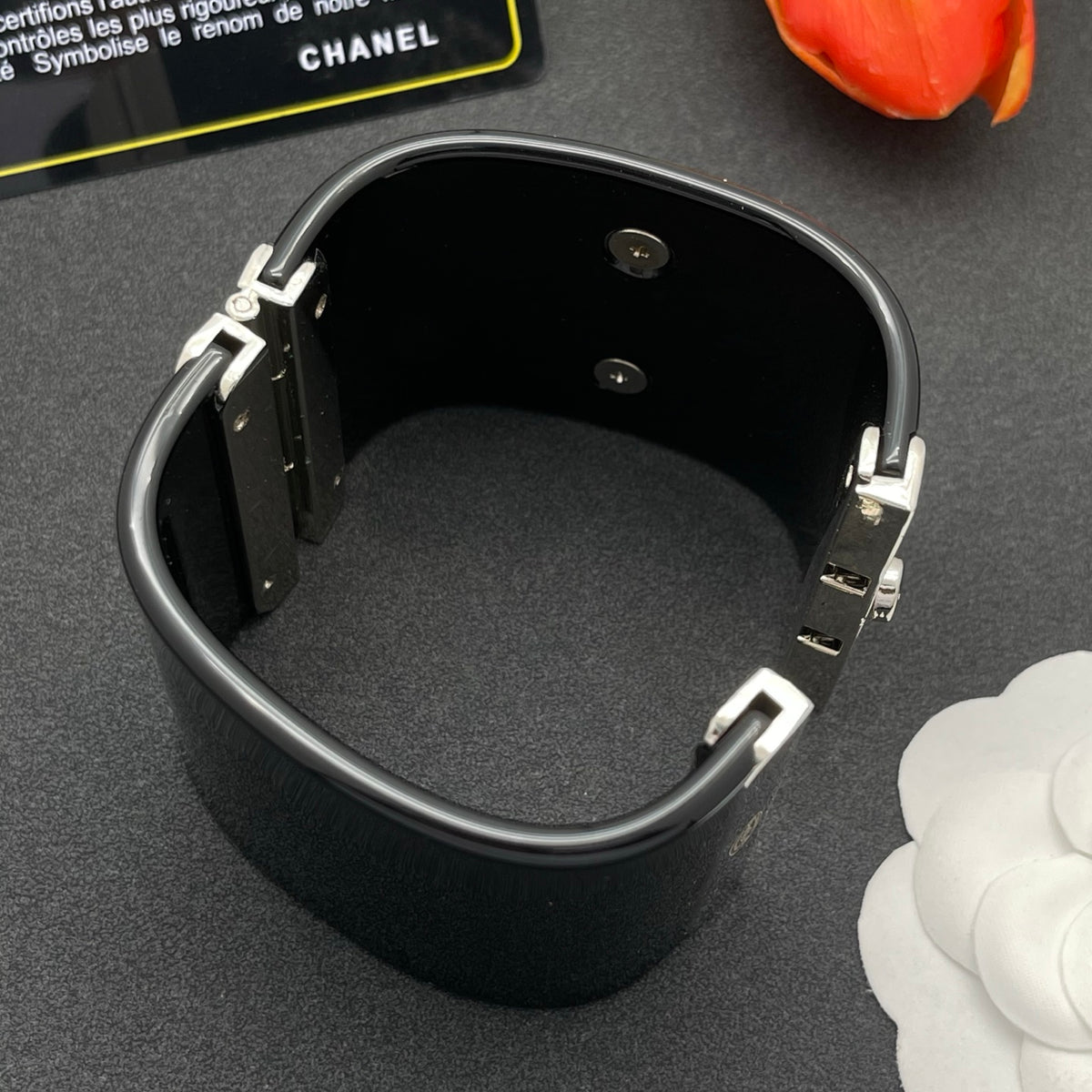 Chanel style acrylic resin bracelets - product photo 6