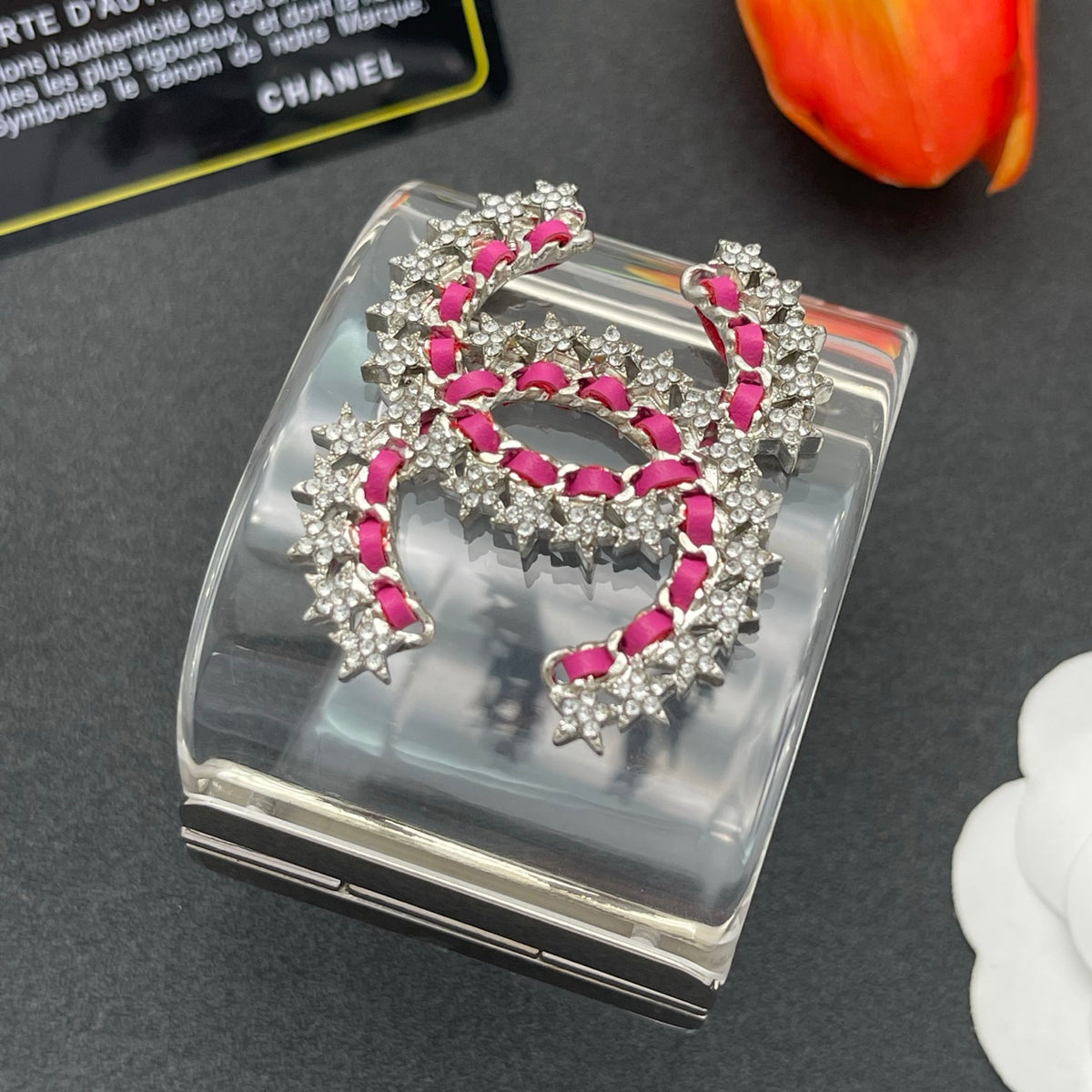 Chanel style acrylic resin bracelets - product photo 4