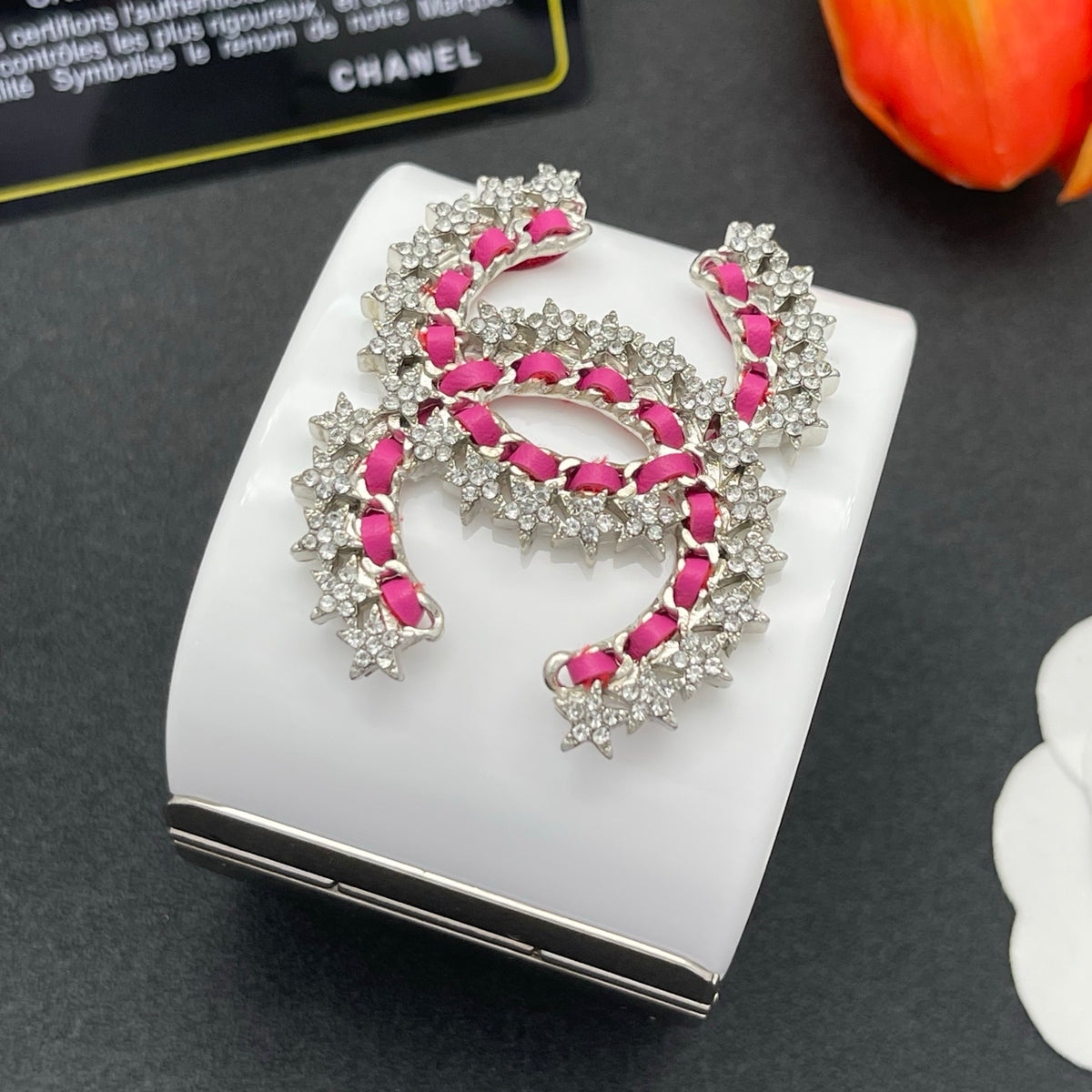Chanel style acrylic resin bracelets - product photo 4