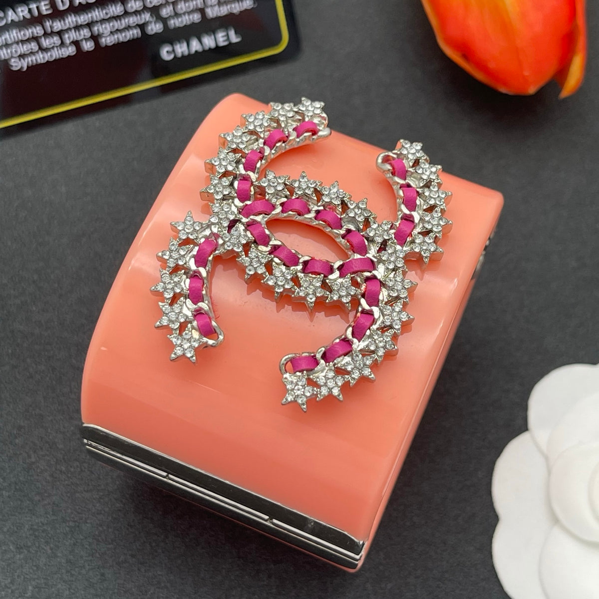 Chanel style acrylic resin bracelets - product photo 4