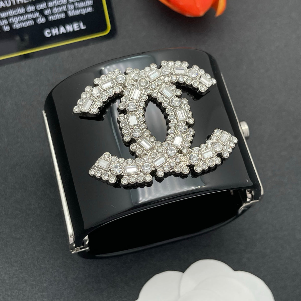 Chanel style acrylic resin bracelets - product photo 2