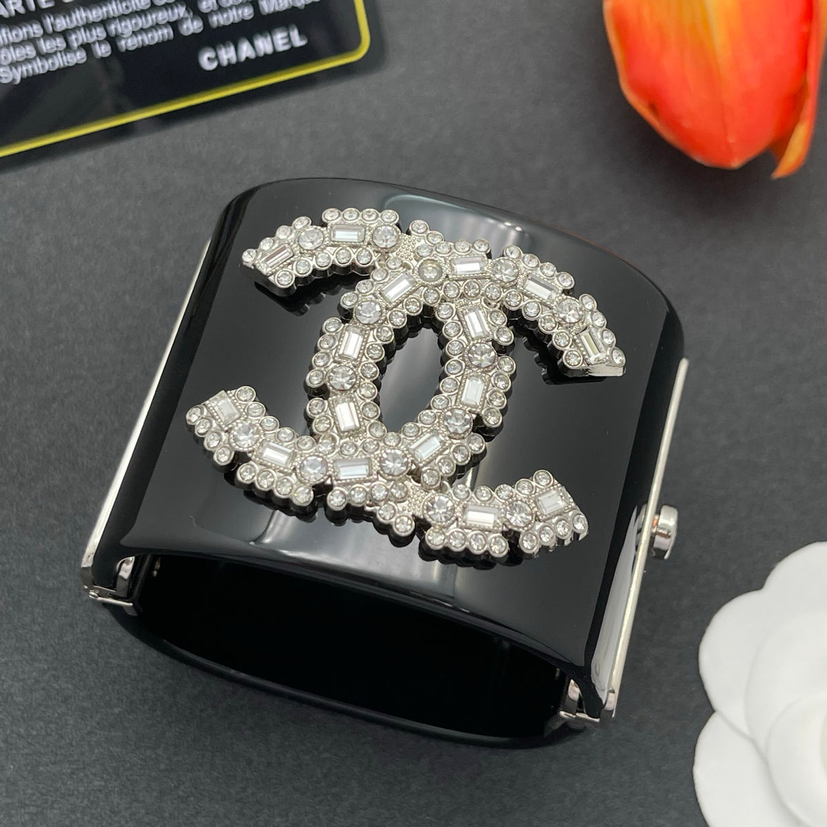 Chanel style acrylic resin bracelets - product photo 3