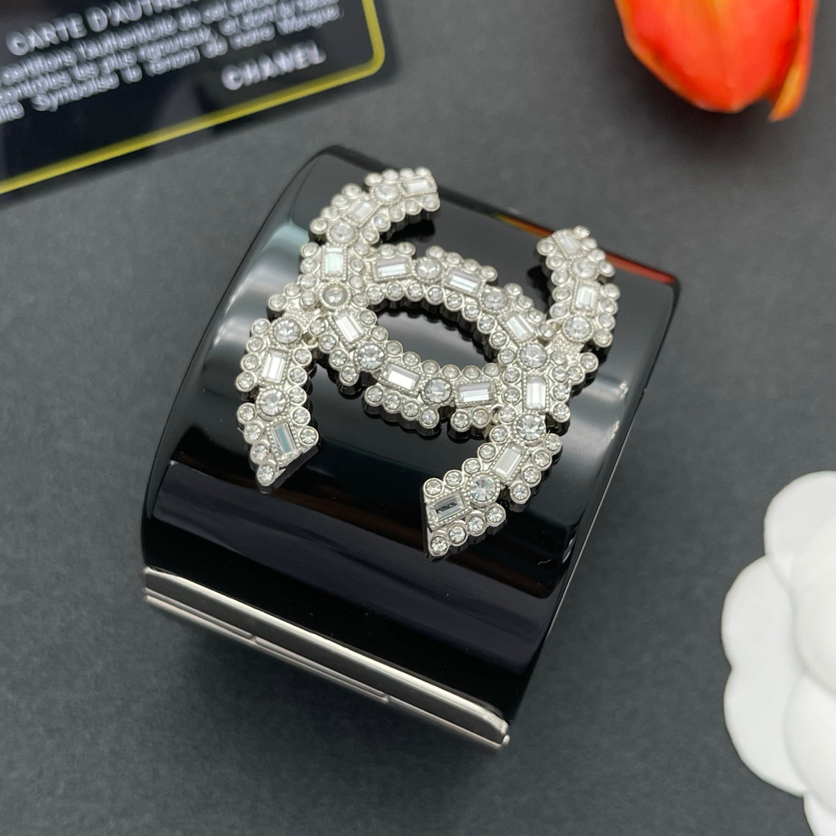 Chanel style acrylic resin bracelets - product photo 4