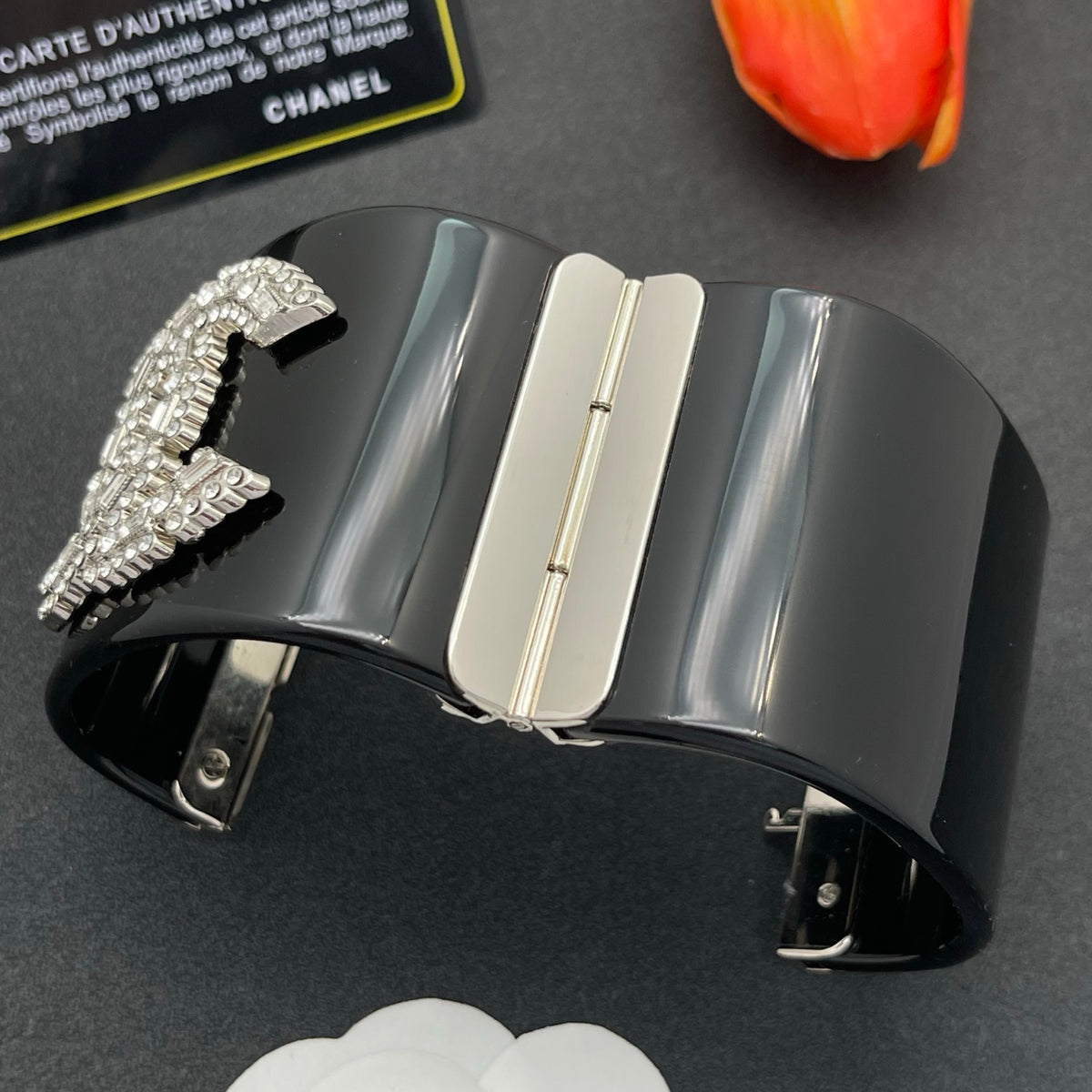 Chanel style acrylic resin bracelets - product photo 5