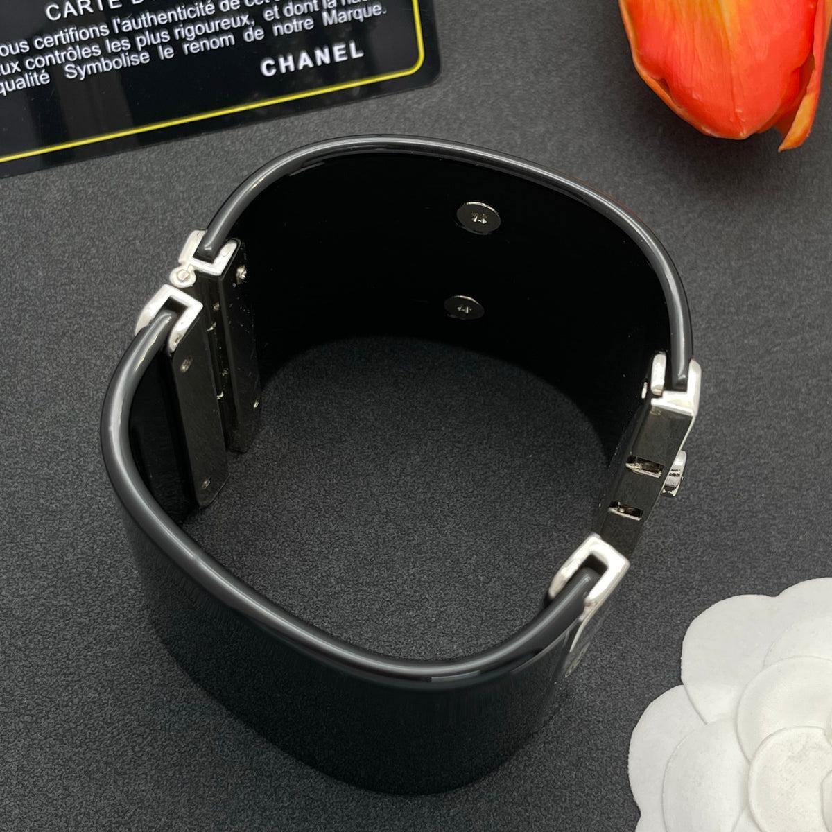 Chanel style acrylic resin bracelets - product photo 6