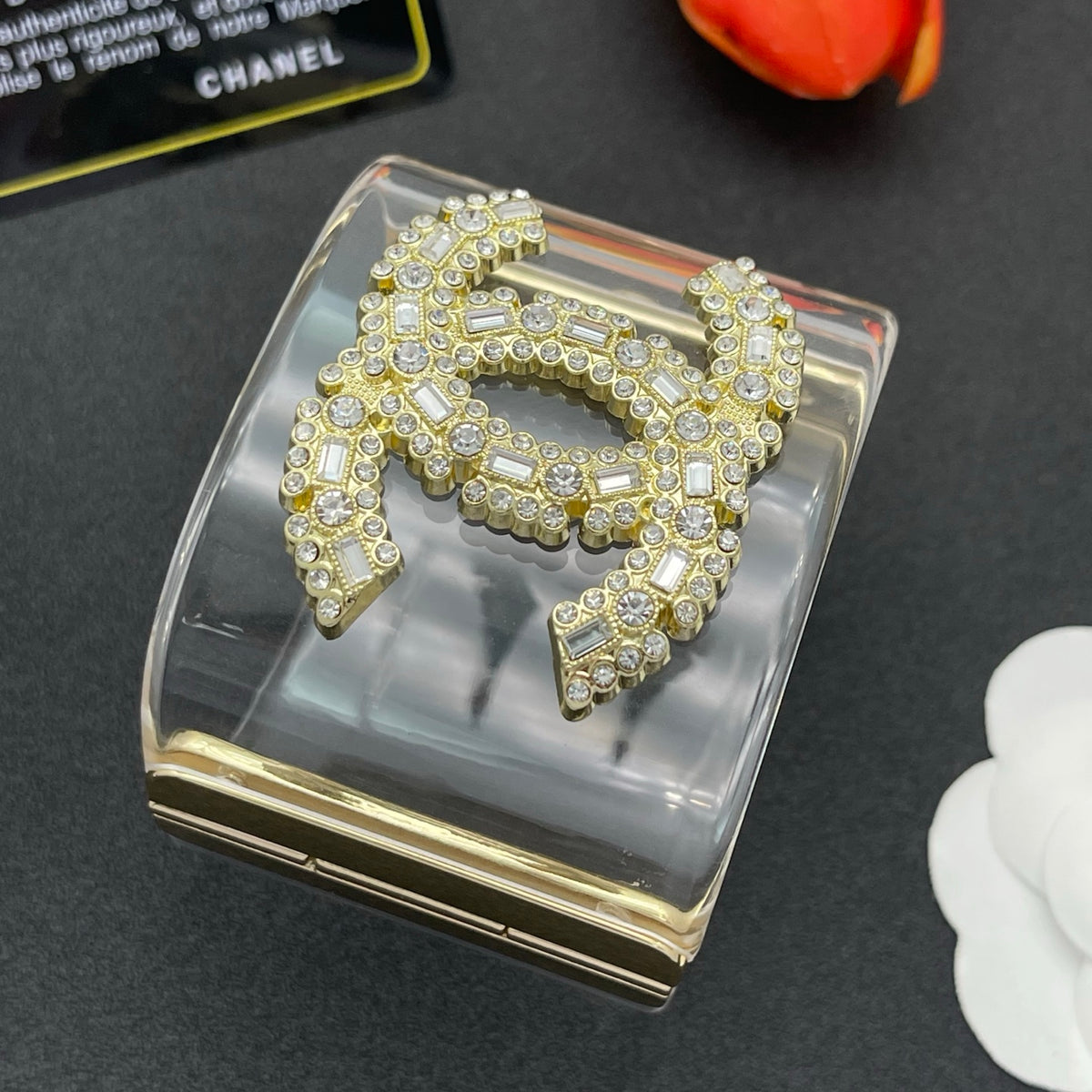 Chanel style acrylic resin bracelets - product photo 4