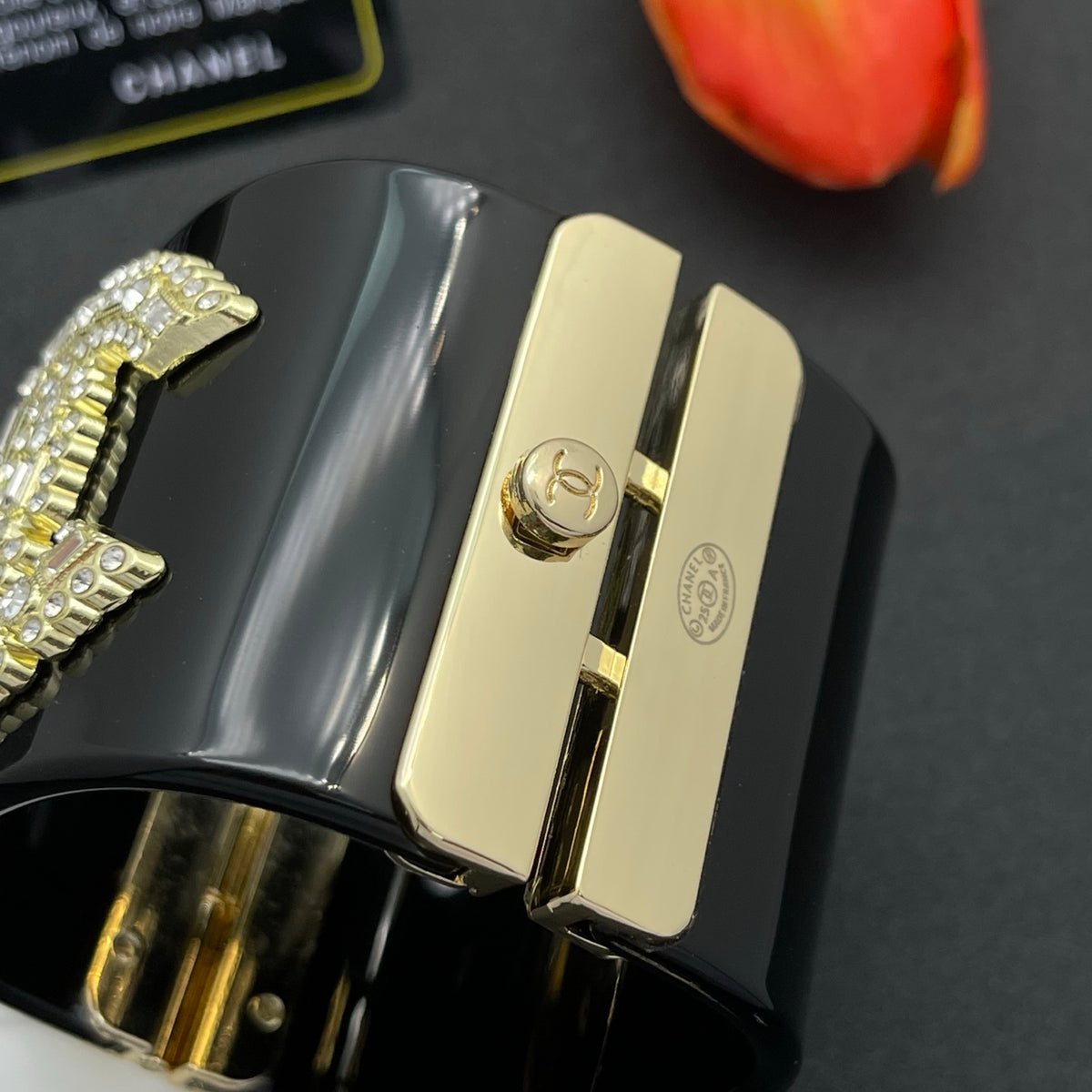 Chanel style acrylic resin bracelets - product photo 7