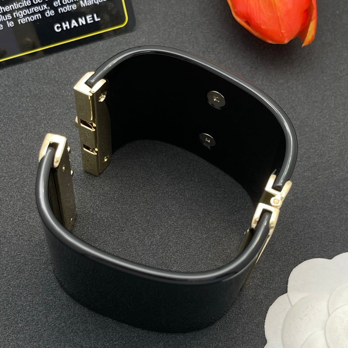Chanel style acrylic resin bracelets - product photo 6