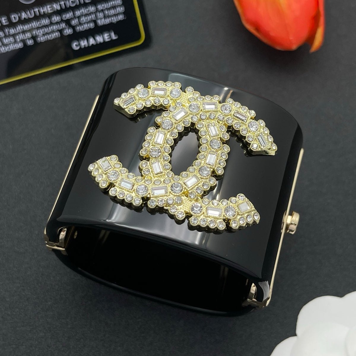 Chanel style acrylic resin bracelets - product photo 3