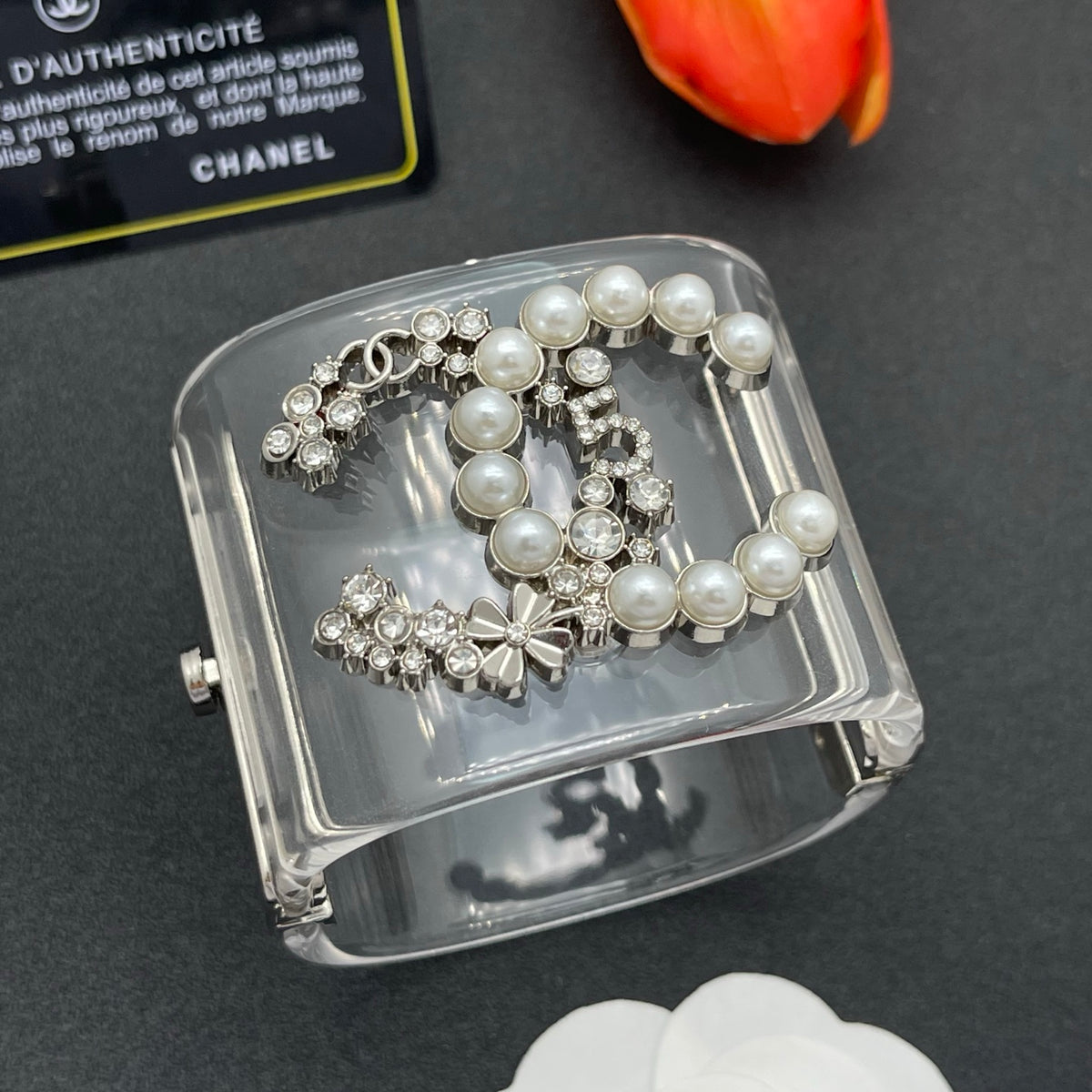 Chanel style acrylic resin bracelets - product photo 2