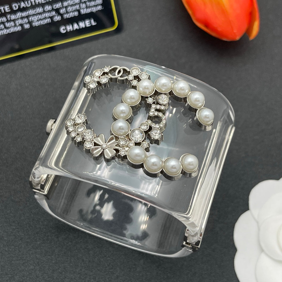 Chanel style acrylic resin bracelets - product photo 3