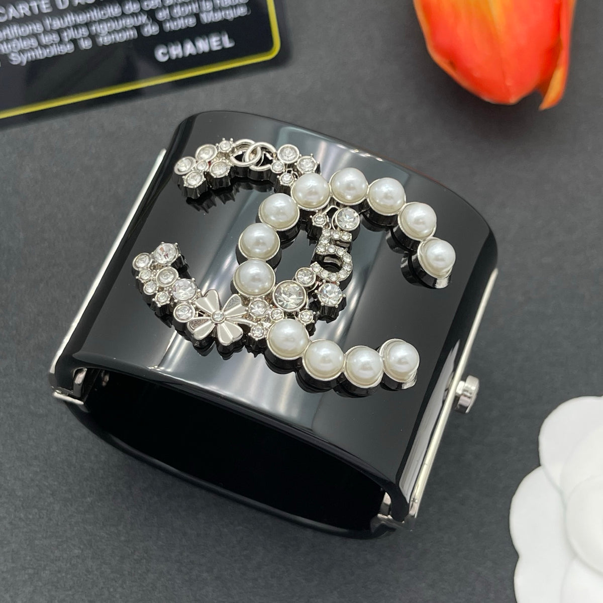Chanel style acrylic resin bracelets - product photo 3