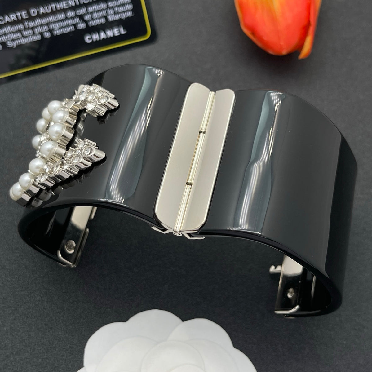 Chanel style acrylic resin bracelets - product photo 5