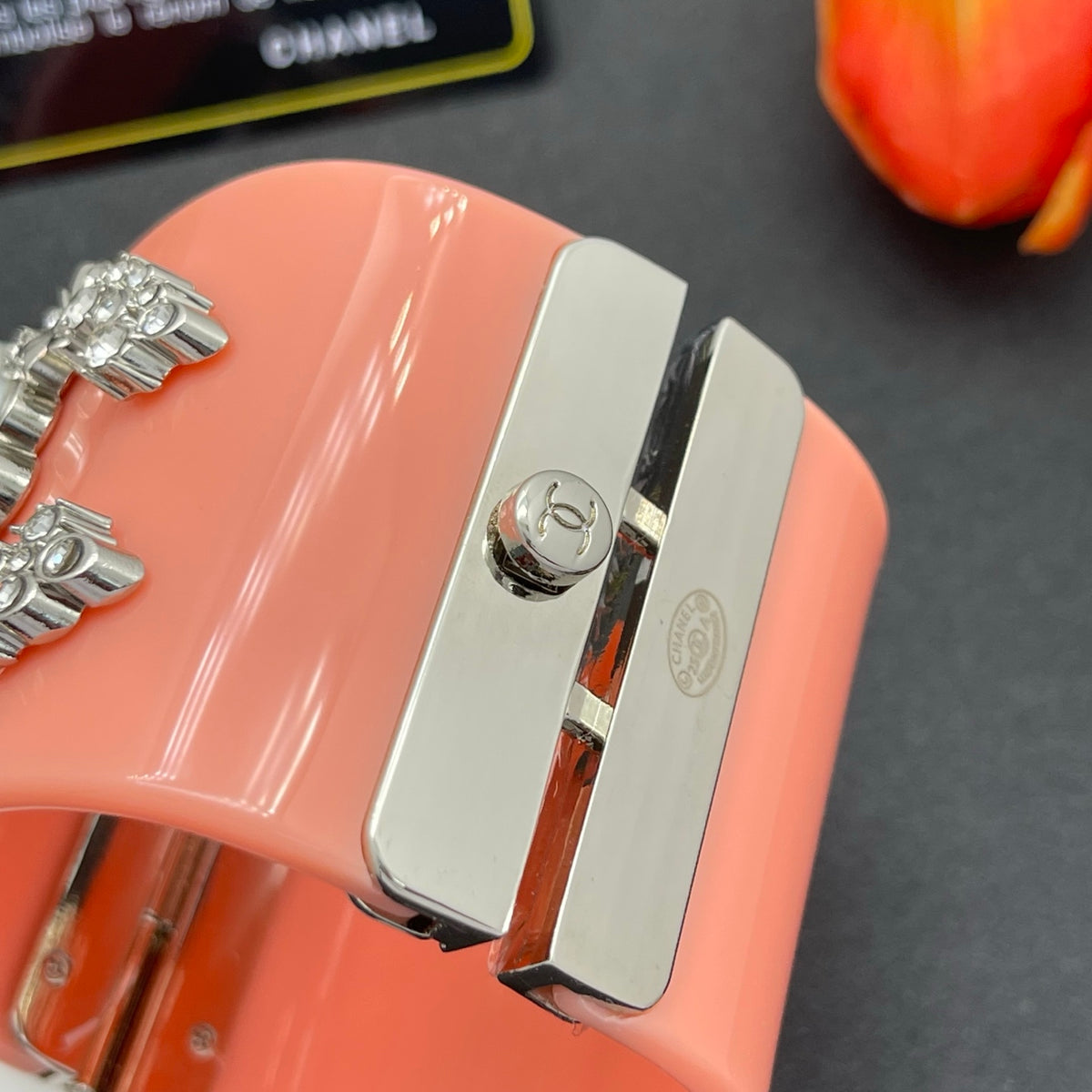 Chanel style acrylic resin bracelets - product photo 7