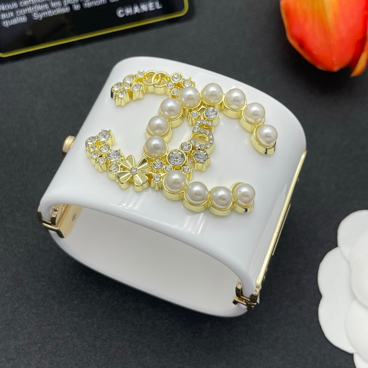 Chanel style acrylic resin bracelets - product photo 3
