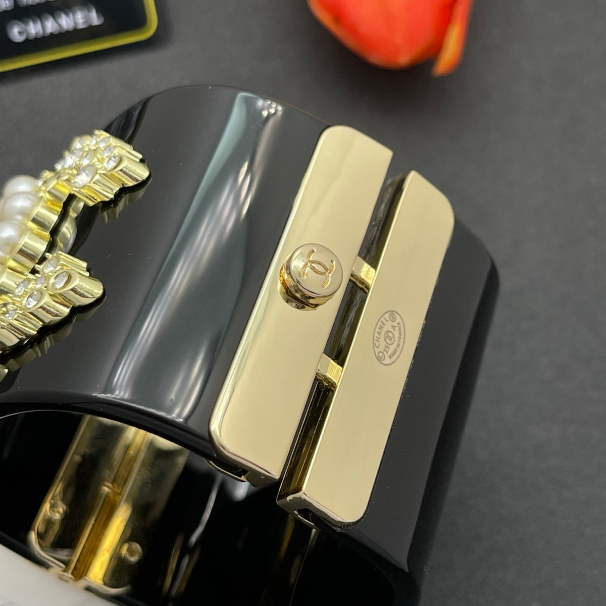 Chanel style acrylic resin bracelets - product photo 7