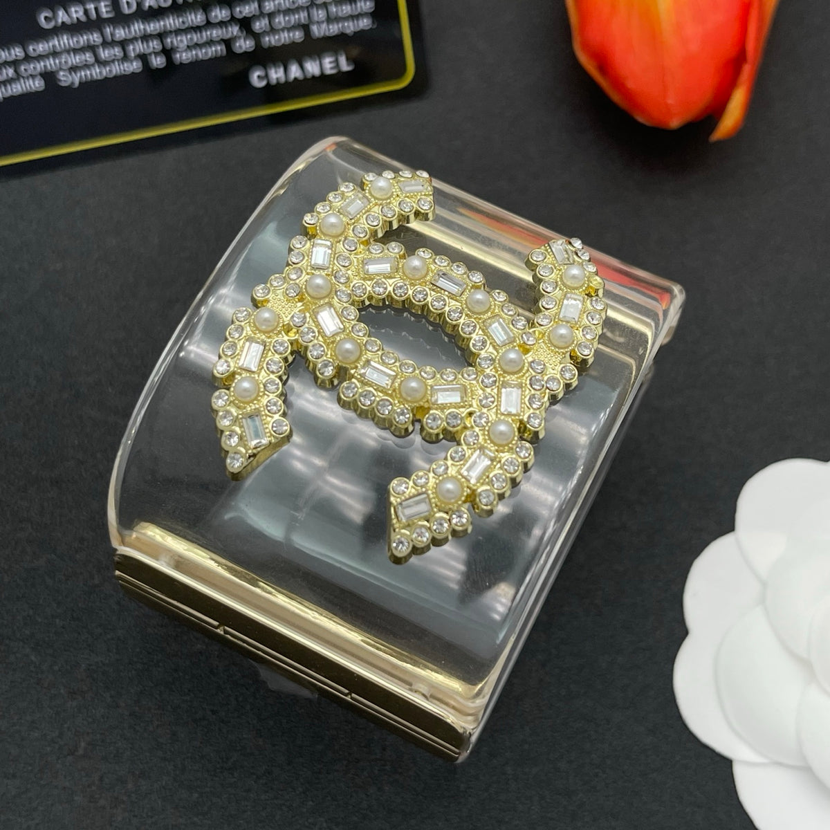 Chanel style acrylic resin bracelets - product photo 4