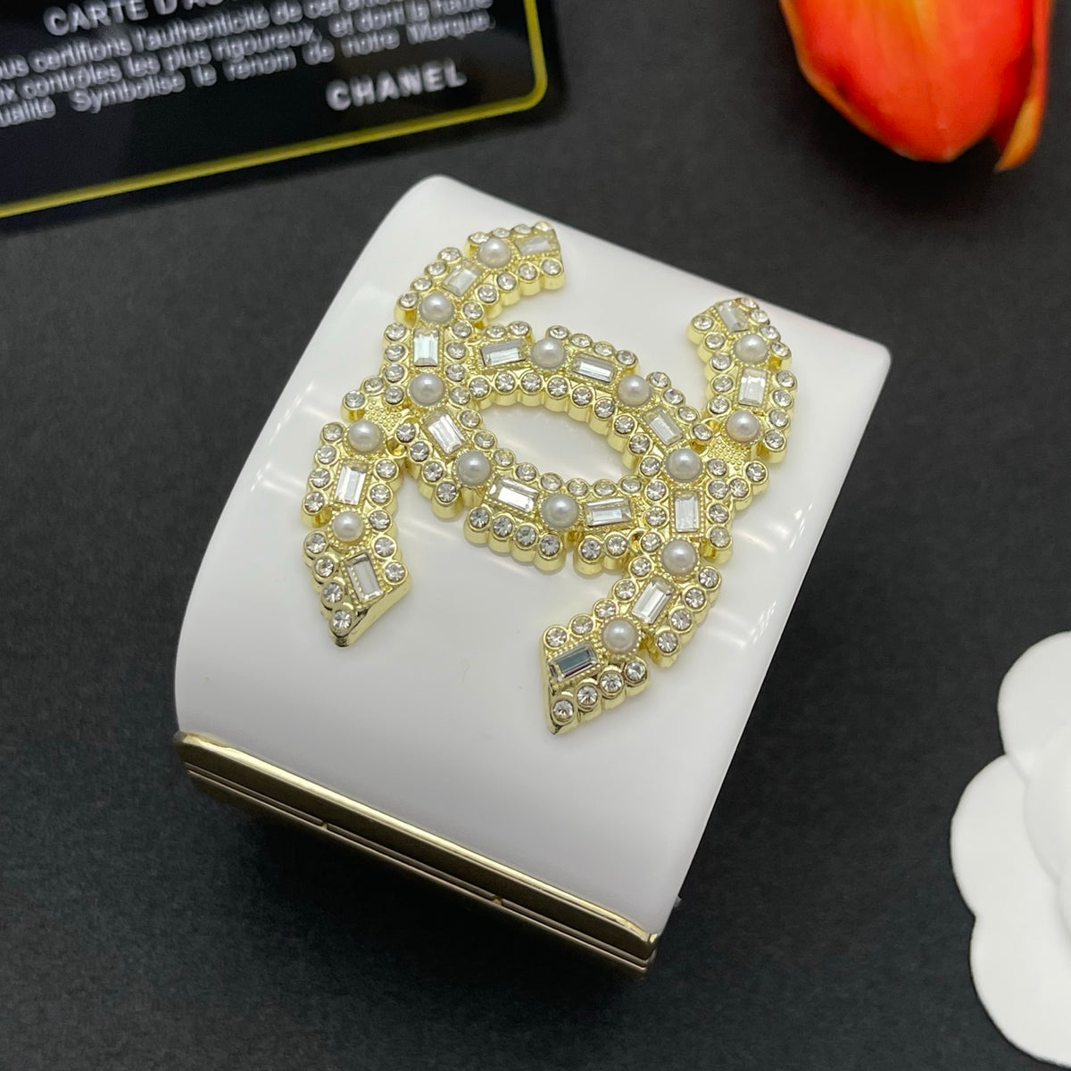 Chanel style acrylic resin bracelets - product photo 4