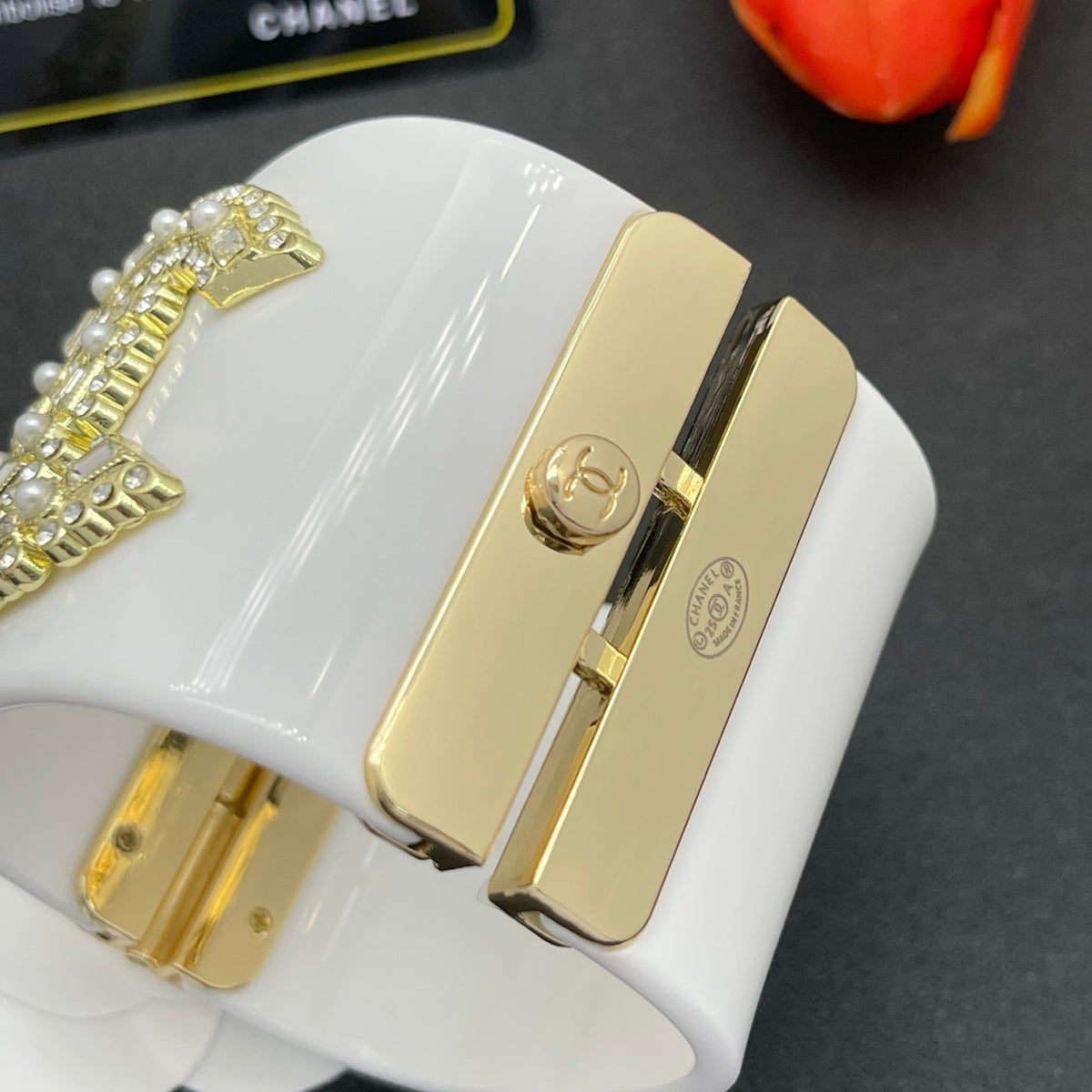 Chanel style acrylic resin bracelets - product photo 7
