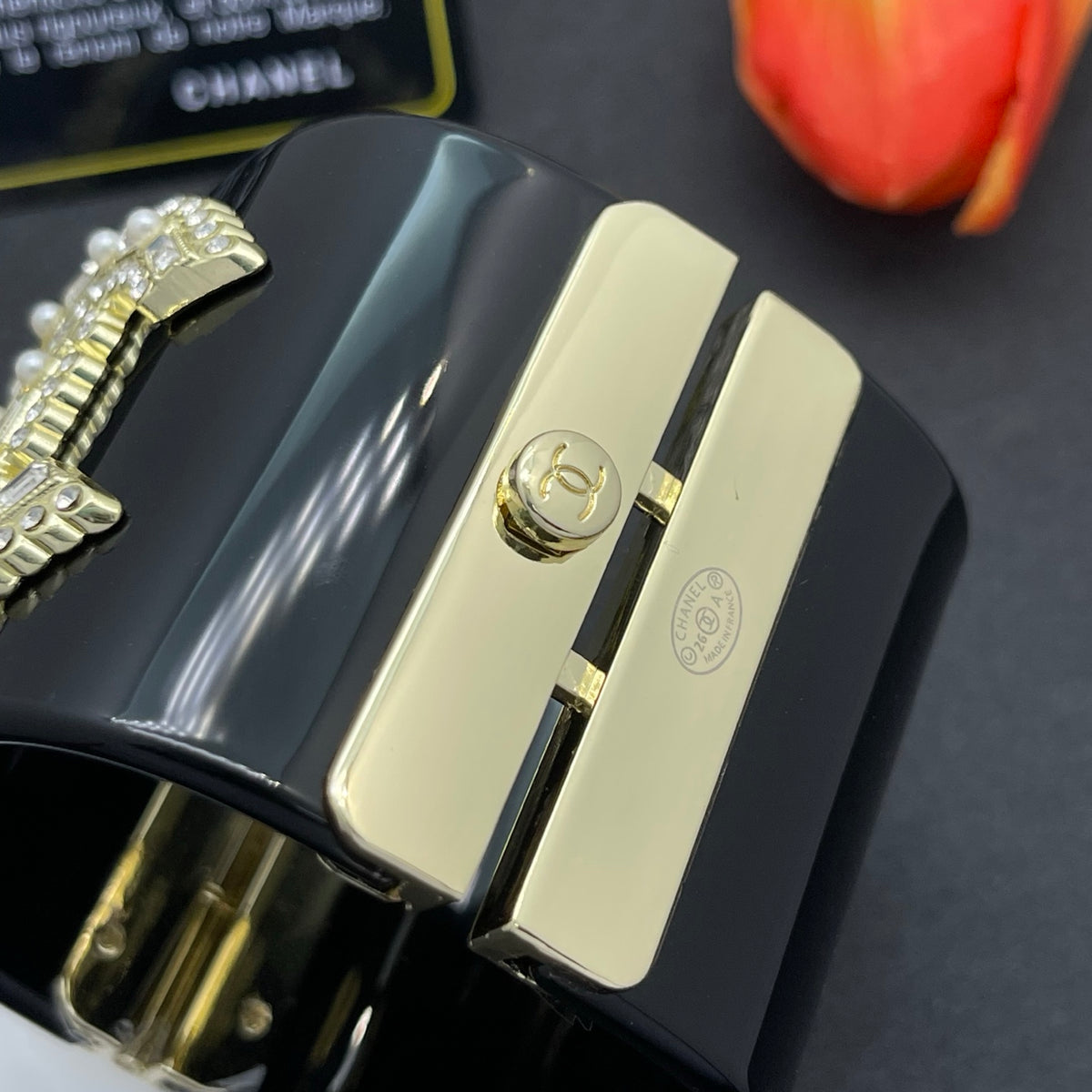 Chanel style acrylic resin bracelets - product photo 7