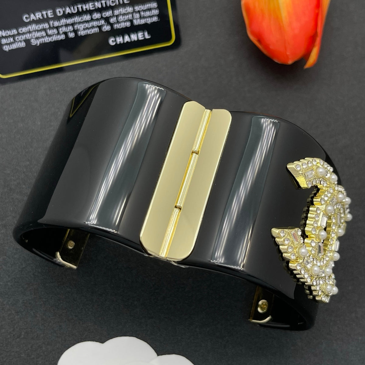 Chanel style acrylic resin bracelets - product photo 5