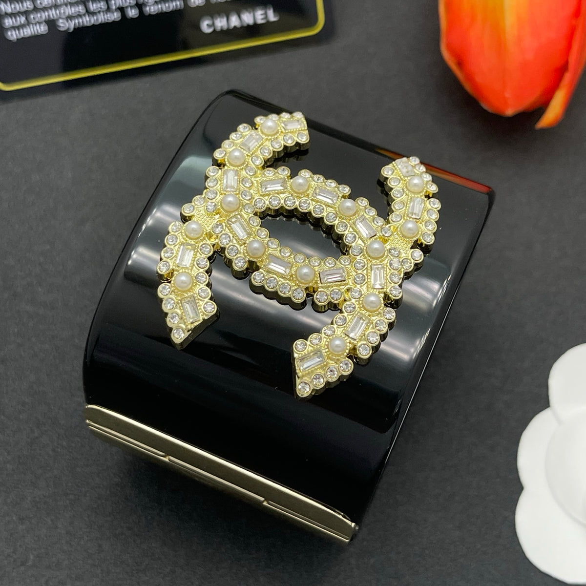 Chanel style acrylic resin bracelets - product photo 4