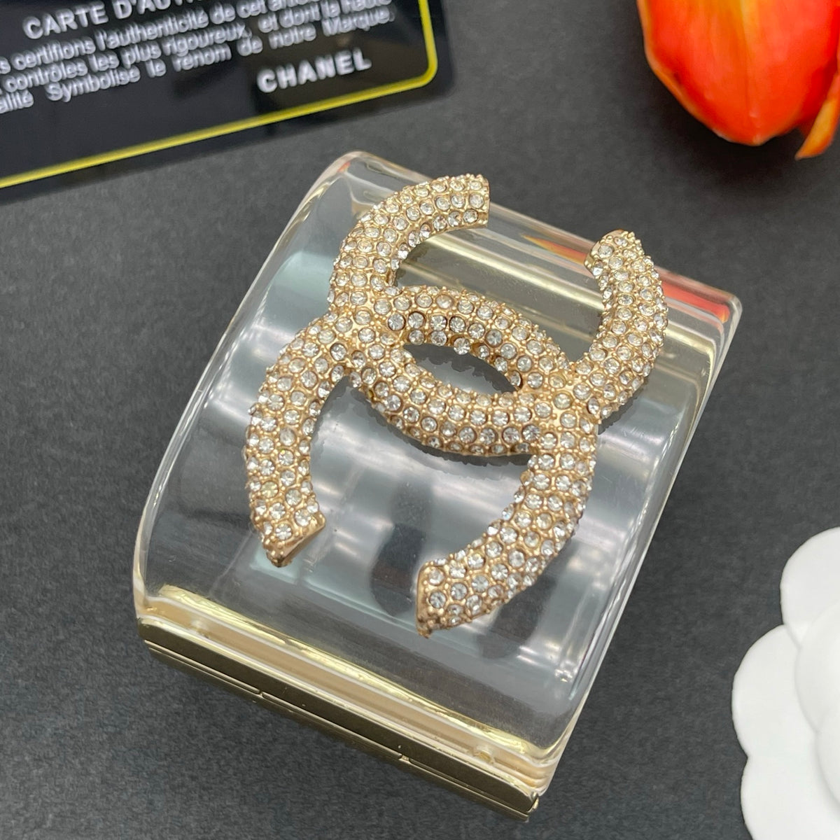 Chanel style acrylic resin bracelets - product photo 4