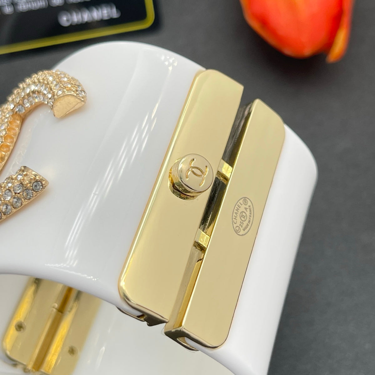 Chanel style acrylic resin bracelets - product photo 7