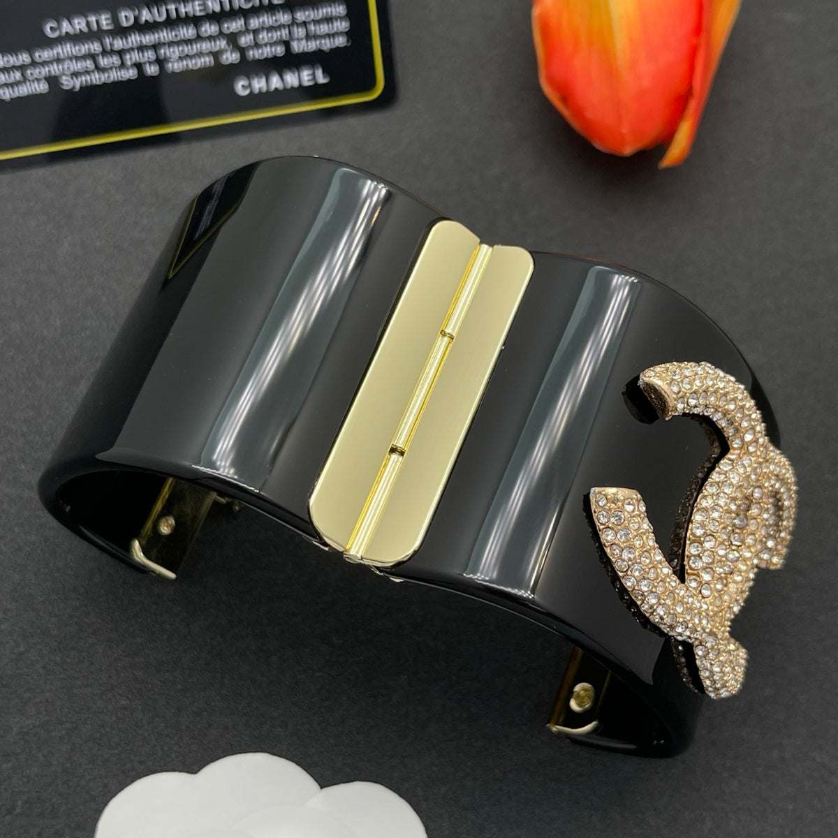 Chanel style acrylic resin bracelets - product photo 5