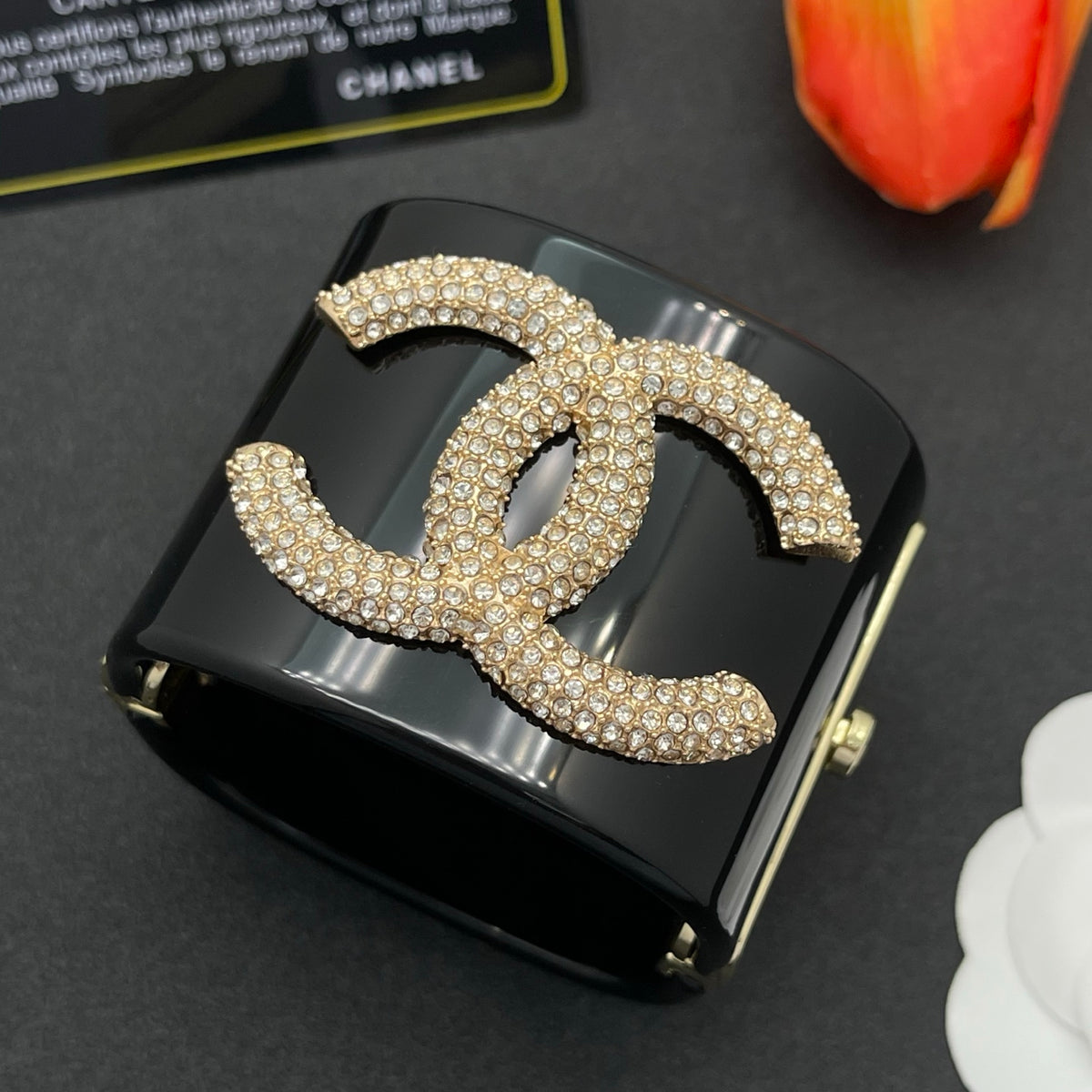Chanel style acrylic resin bracelets - product photo 3