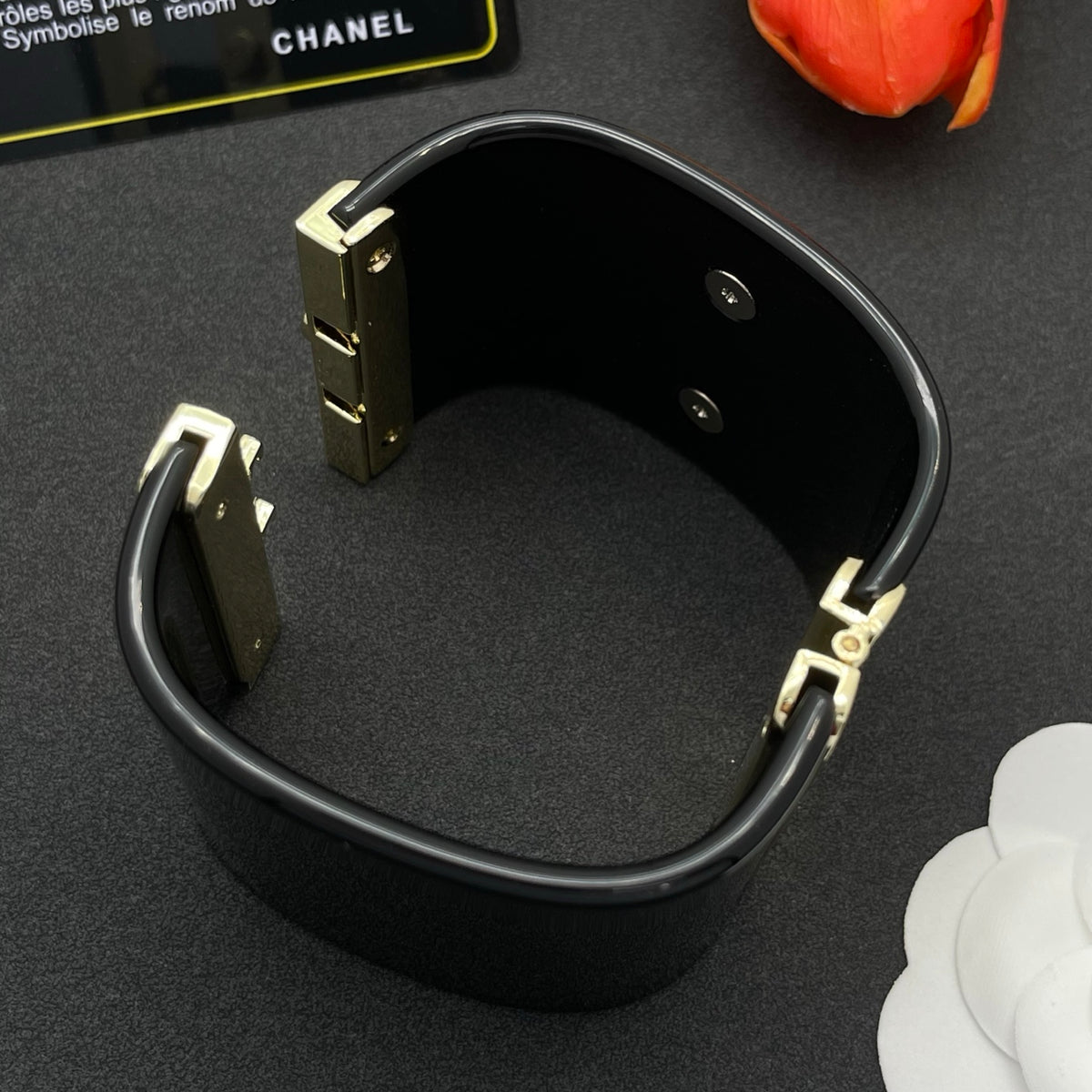Chanel style acrylic resin bracelets - product photo 6