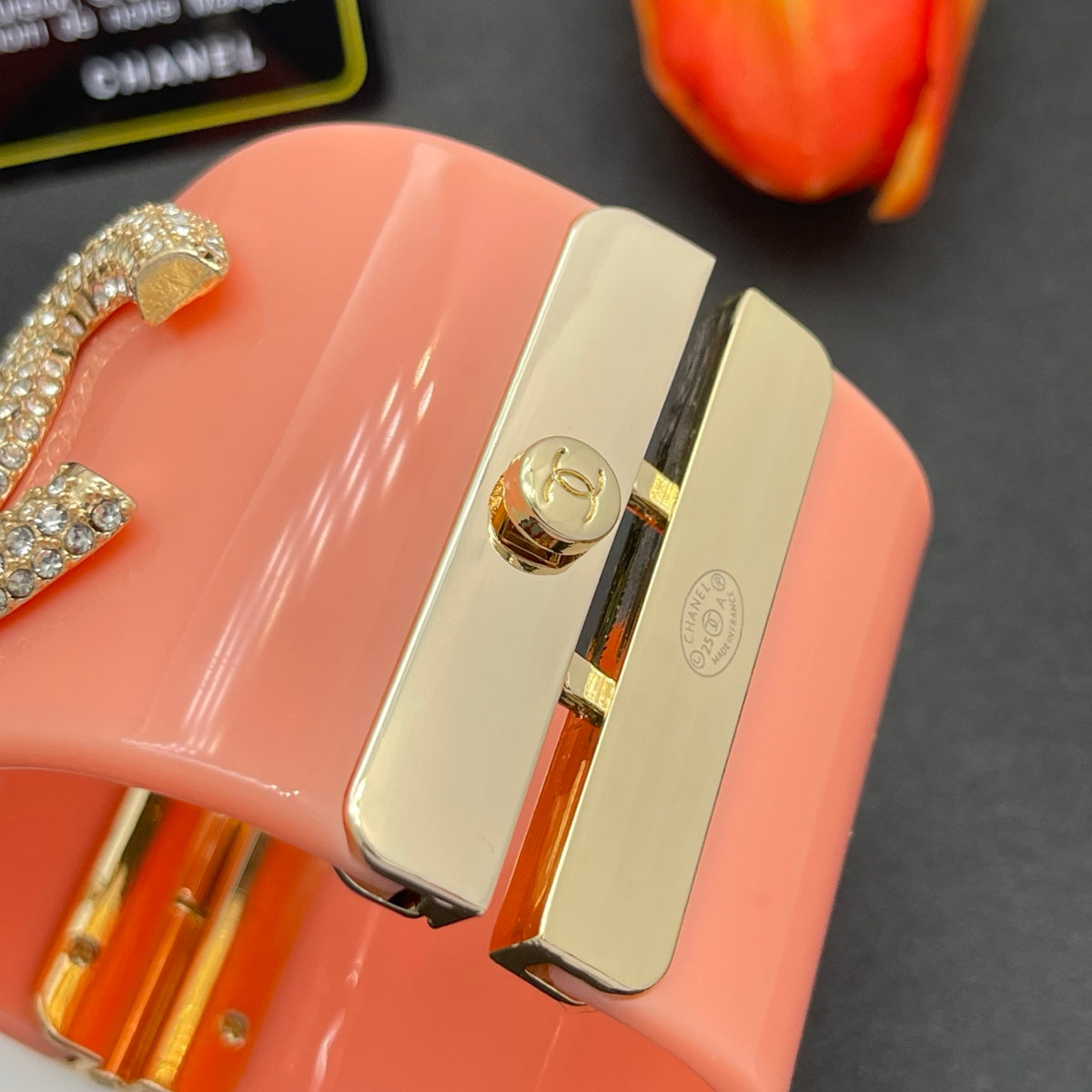 Chanel style acrylic resin bracelets - product photo 7