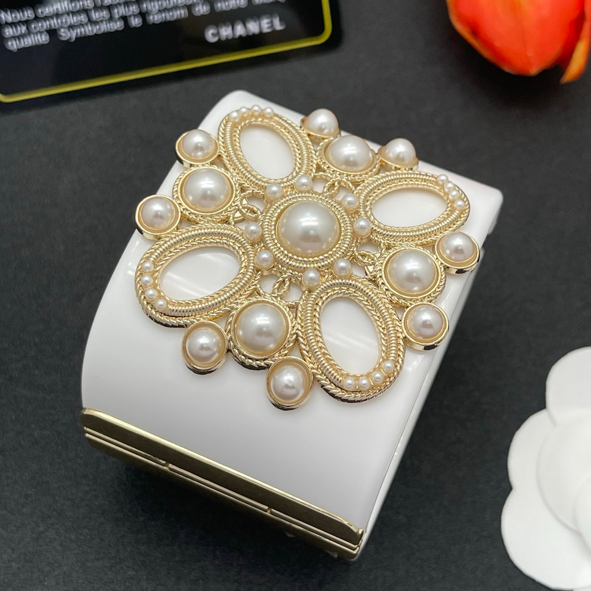 Chanel style acrylic resin bracelets - product photo 4