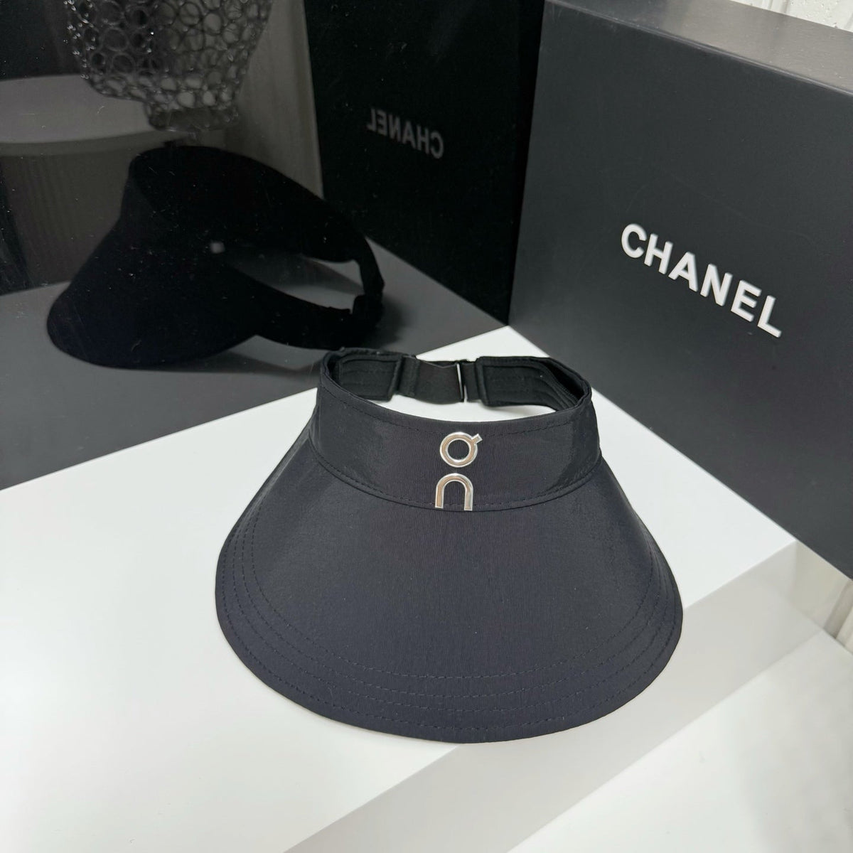 Visor - image 8