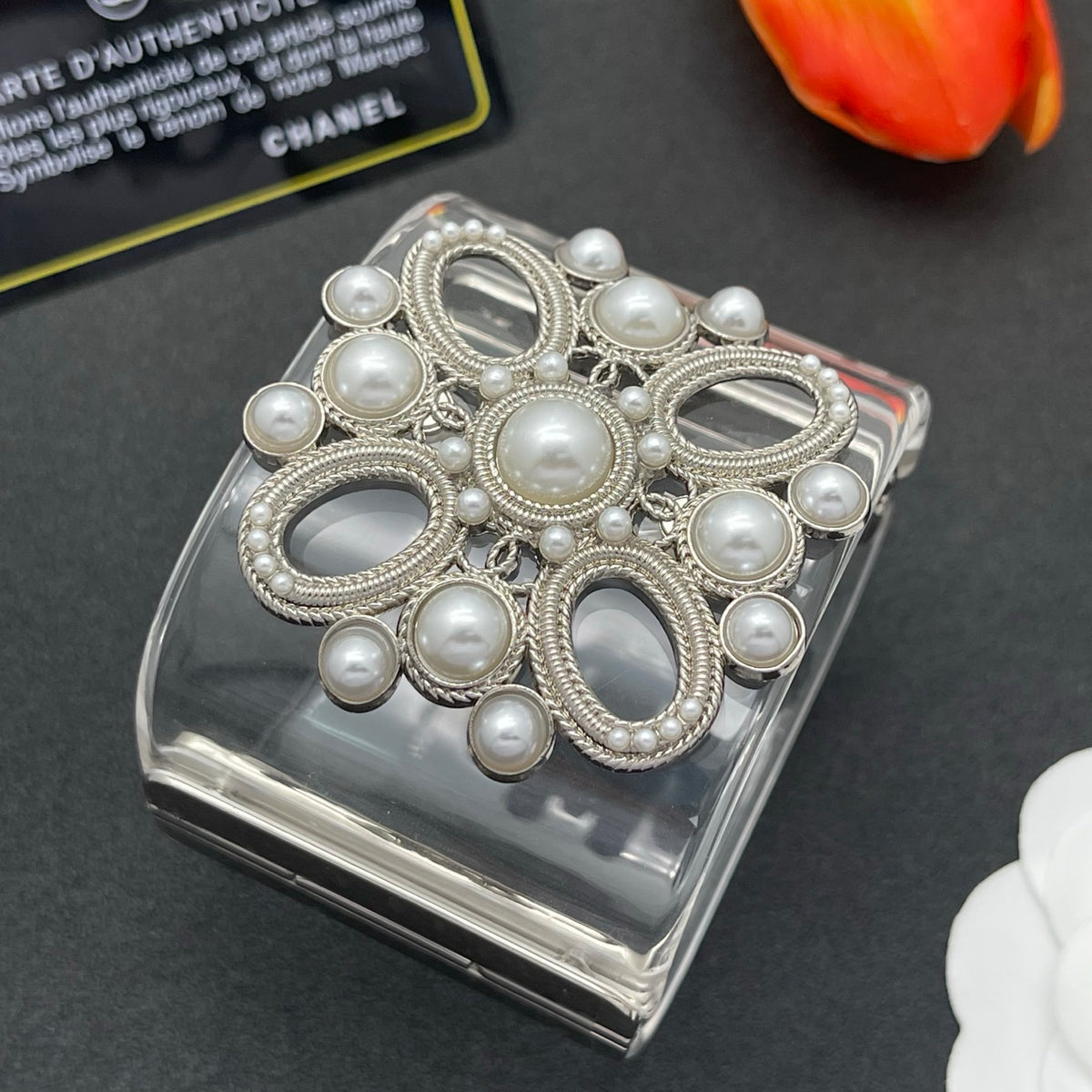 Chanel style acrylic resin bracelets - product photo 4