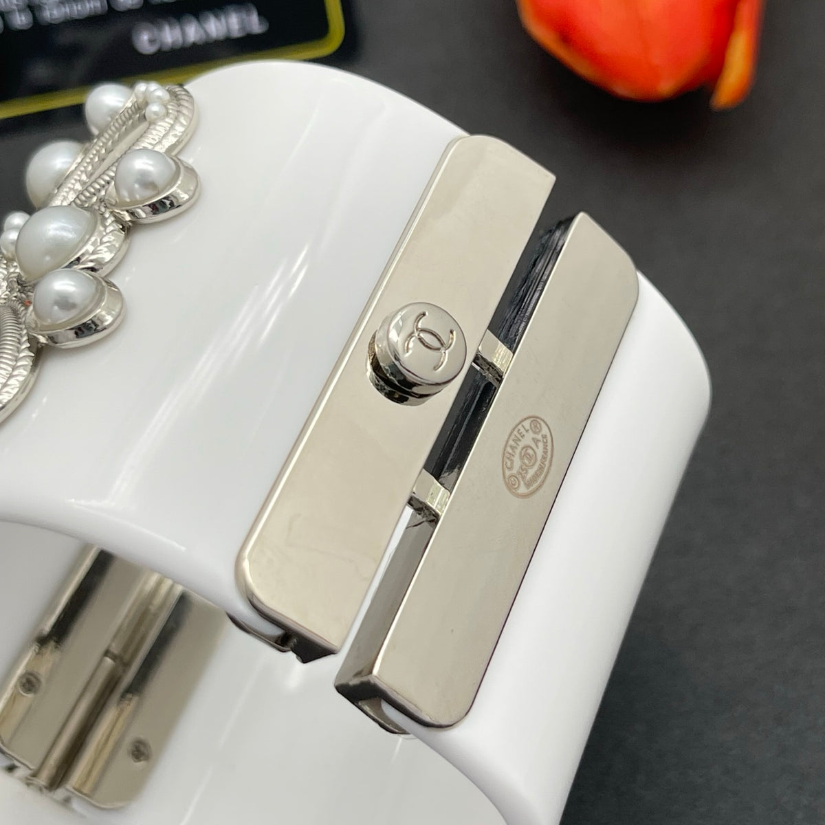 Chanel style acrylic resin bracelets - product photo 7
