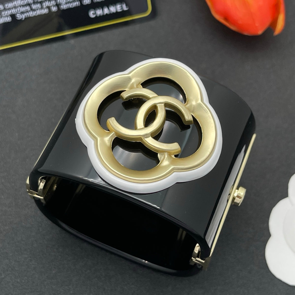 Chanel style acrylic resin bracelets - product photo 3