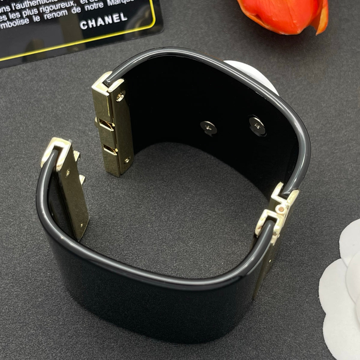 Chanel style acrylic resin bracelets - product photo 6